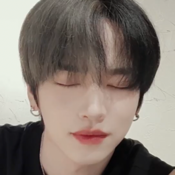 Recent activity shot of Hanjun (n.SSign)