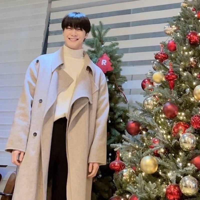 Behind-the-scenes cut of Moonbin (ASTRO)