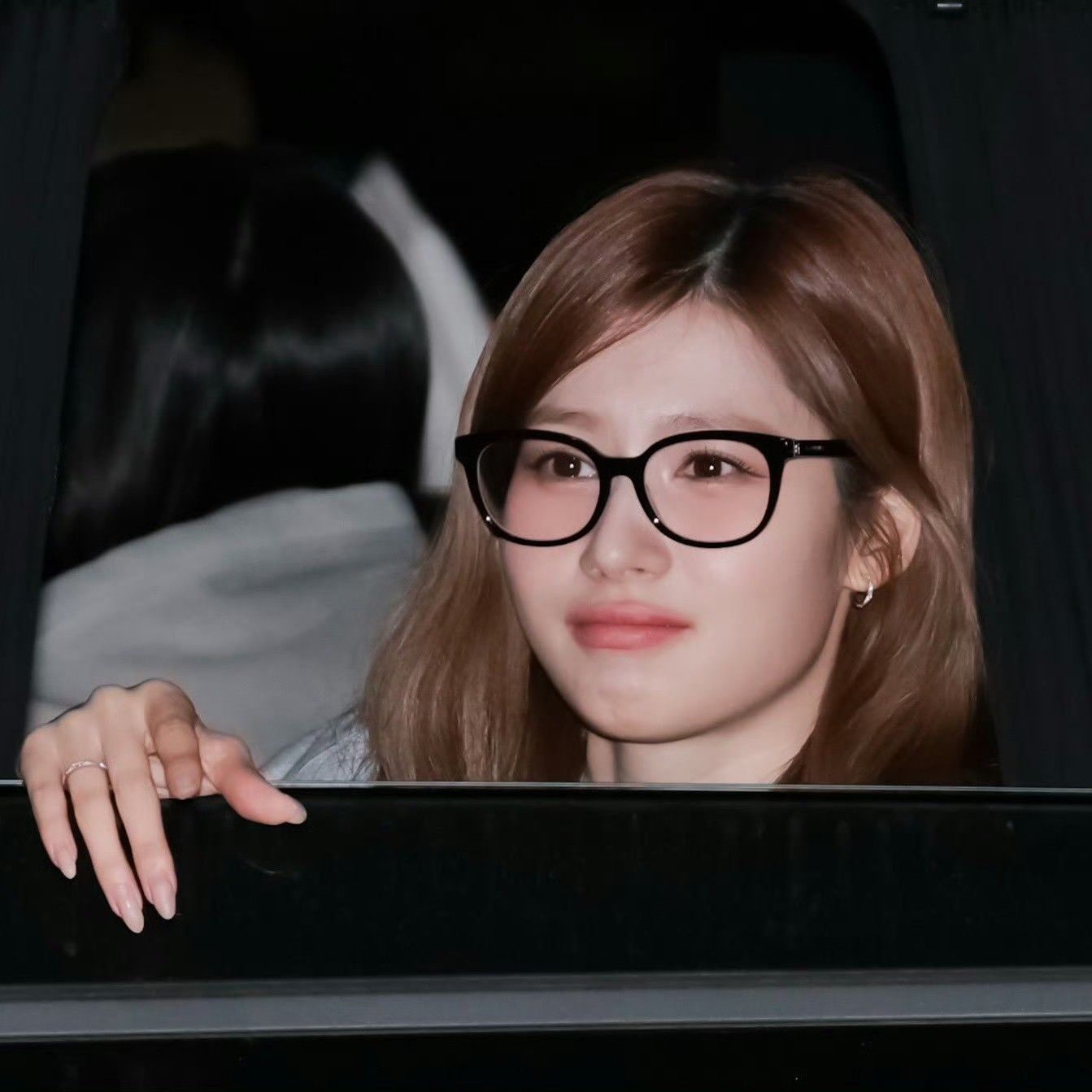 Behind-the-scenes cut of Sana (TWICE)