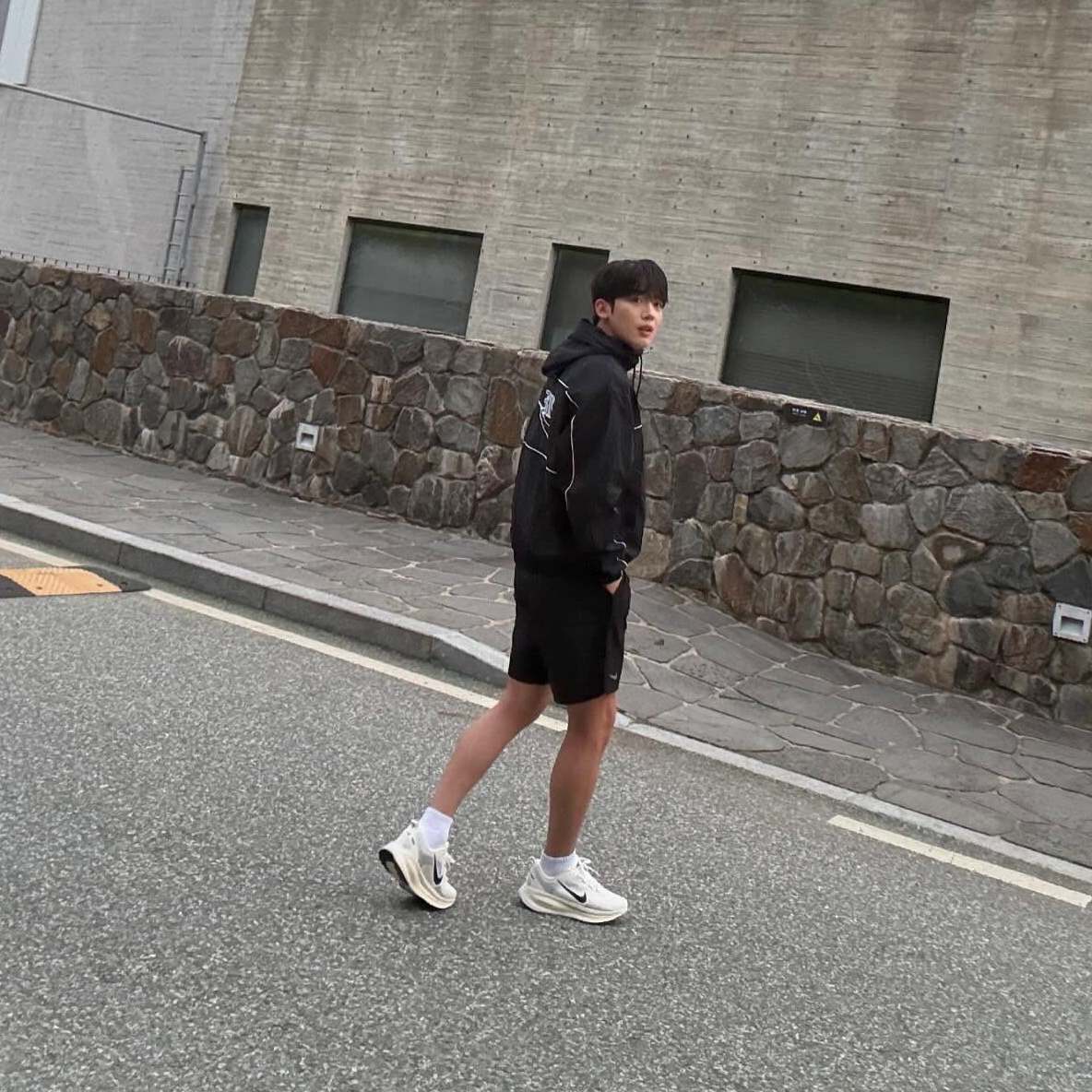 Behind-the-scenes cut of Kim Yohan (WEi)