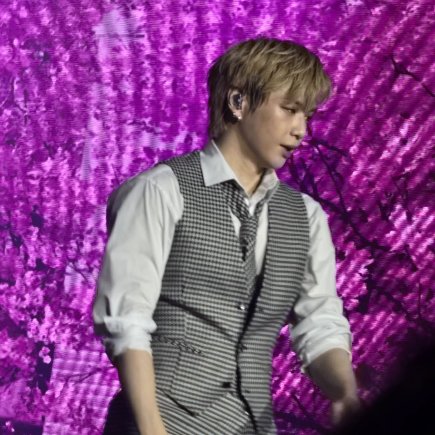Behind-the-scenes cut of Kang Daniel