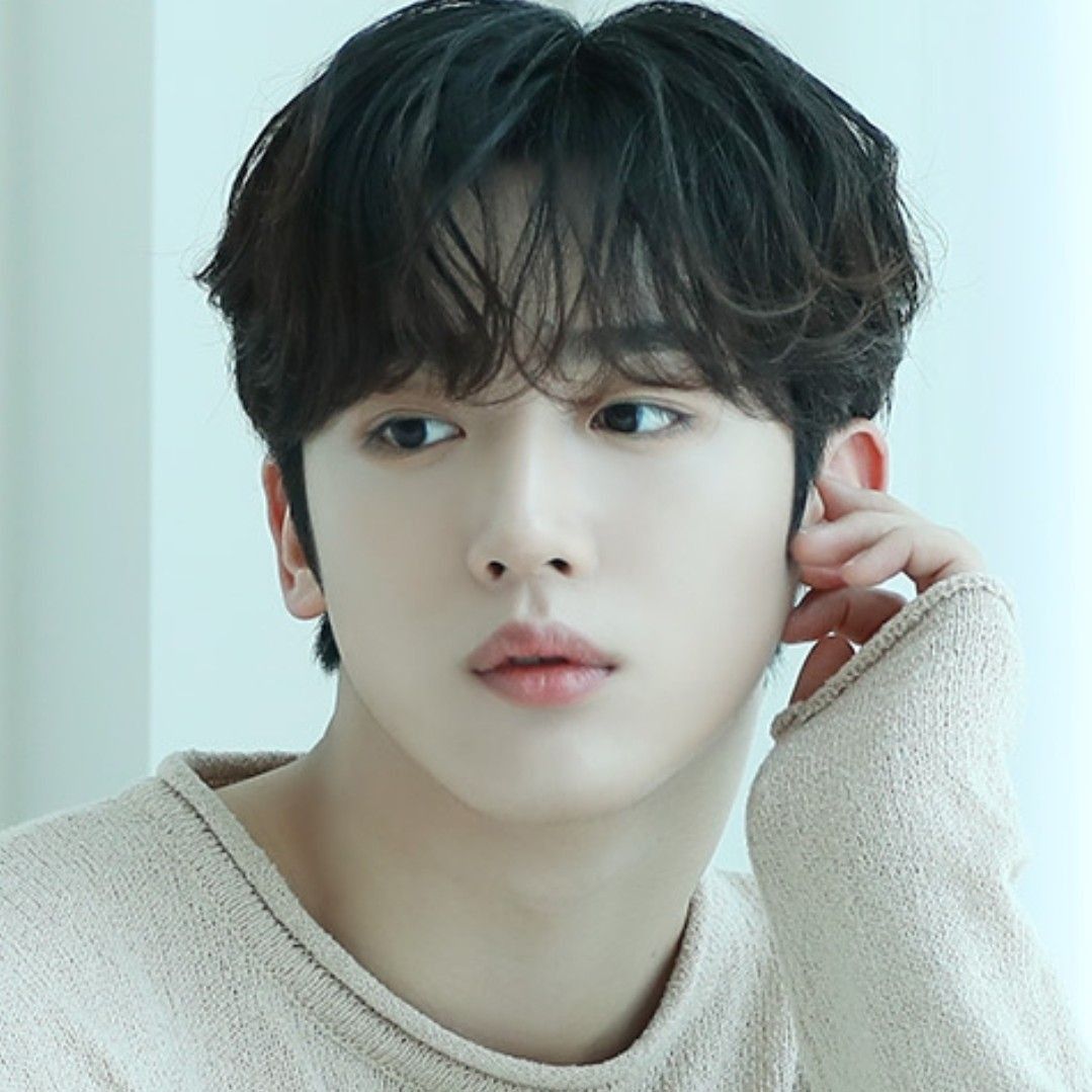 Recent activity shot of Kim Yohan (WEi)