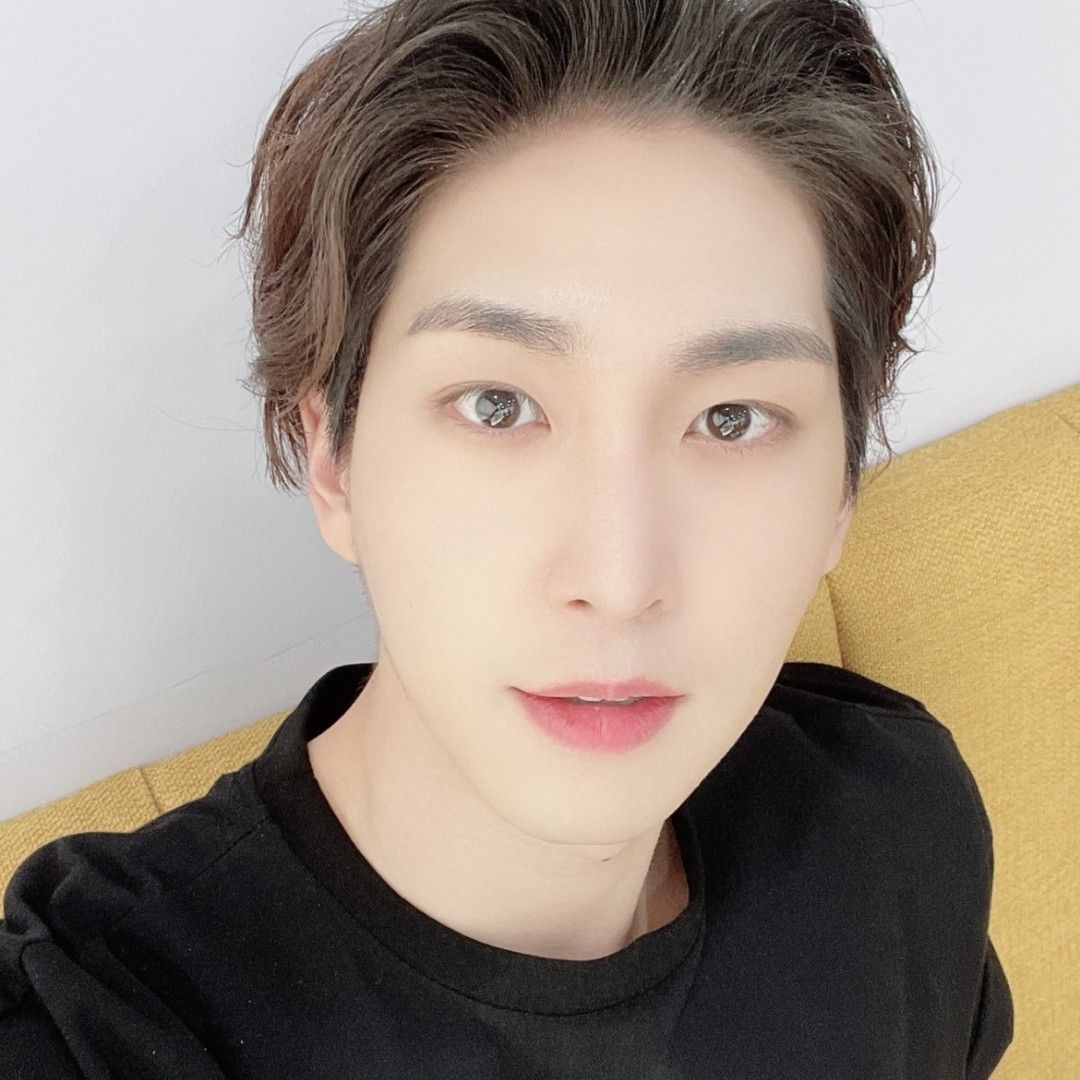 Behind-the-scenes cut of Shinwon (PENTAGON)