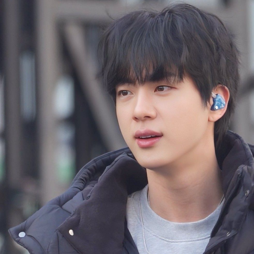 진 (방탄소년단)의 비하인드 컷