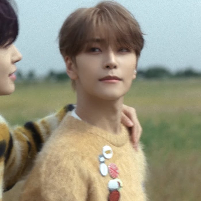 A moment captured by He Xinlong (ALPHA DRIVE ONE)'s fan