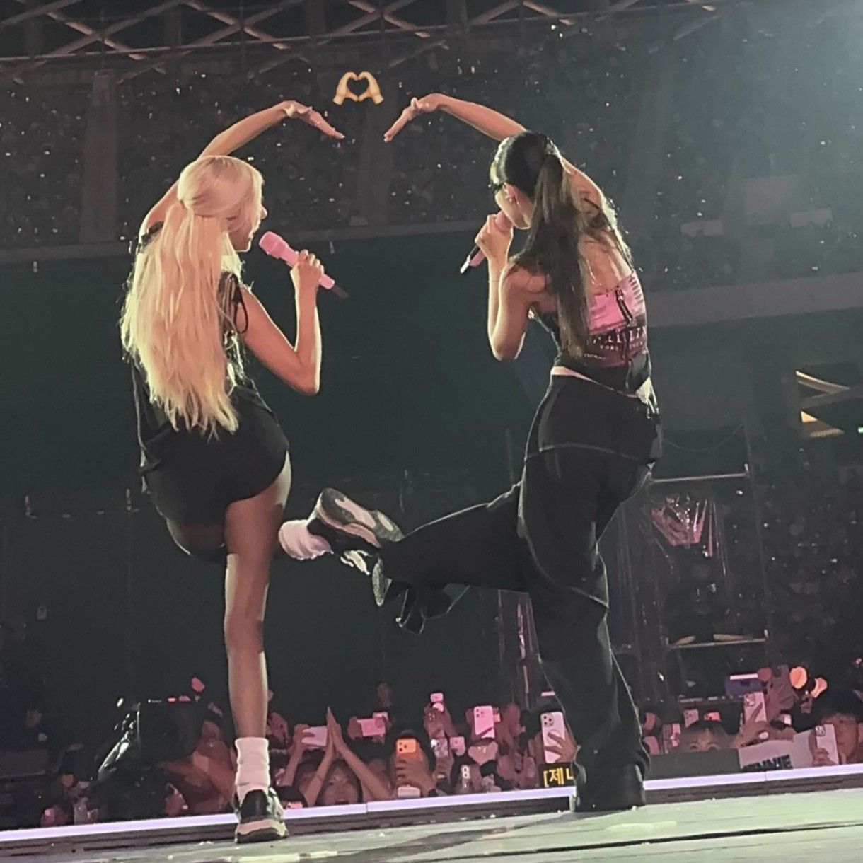 BLACKPINK의 비하인드 컷