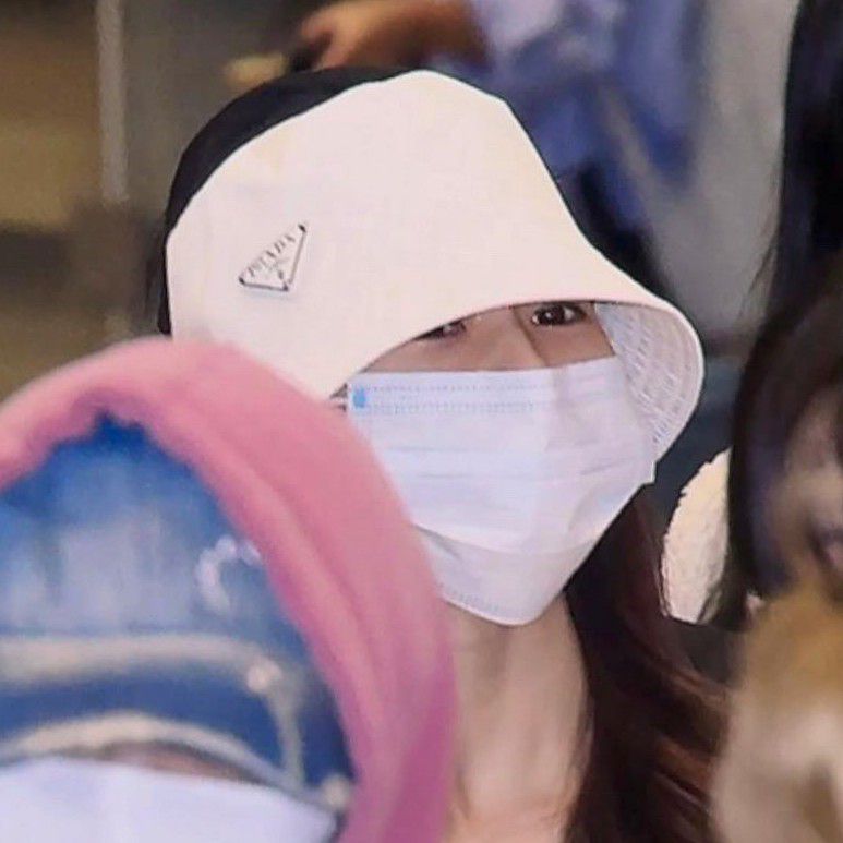 Sana (TWICE)的最新照片