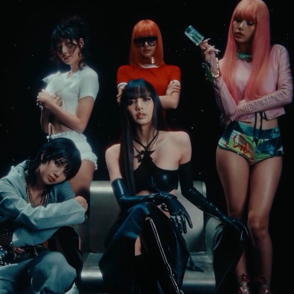 Momen yang diabadikan oleh penggemar Lisa (BLACKPINK)