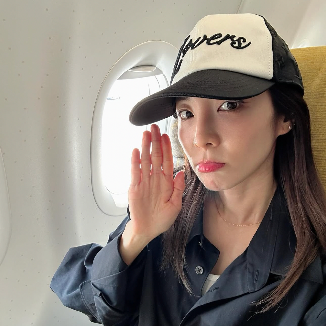 Behind-the-scenes cut of Sandara Park (2NE1)