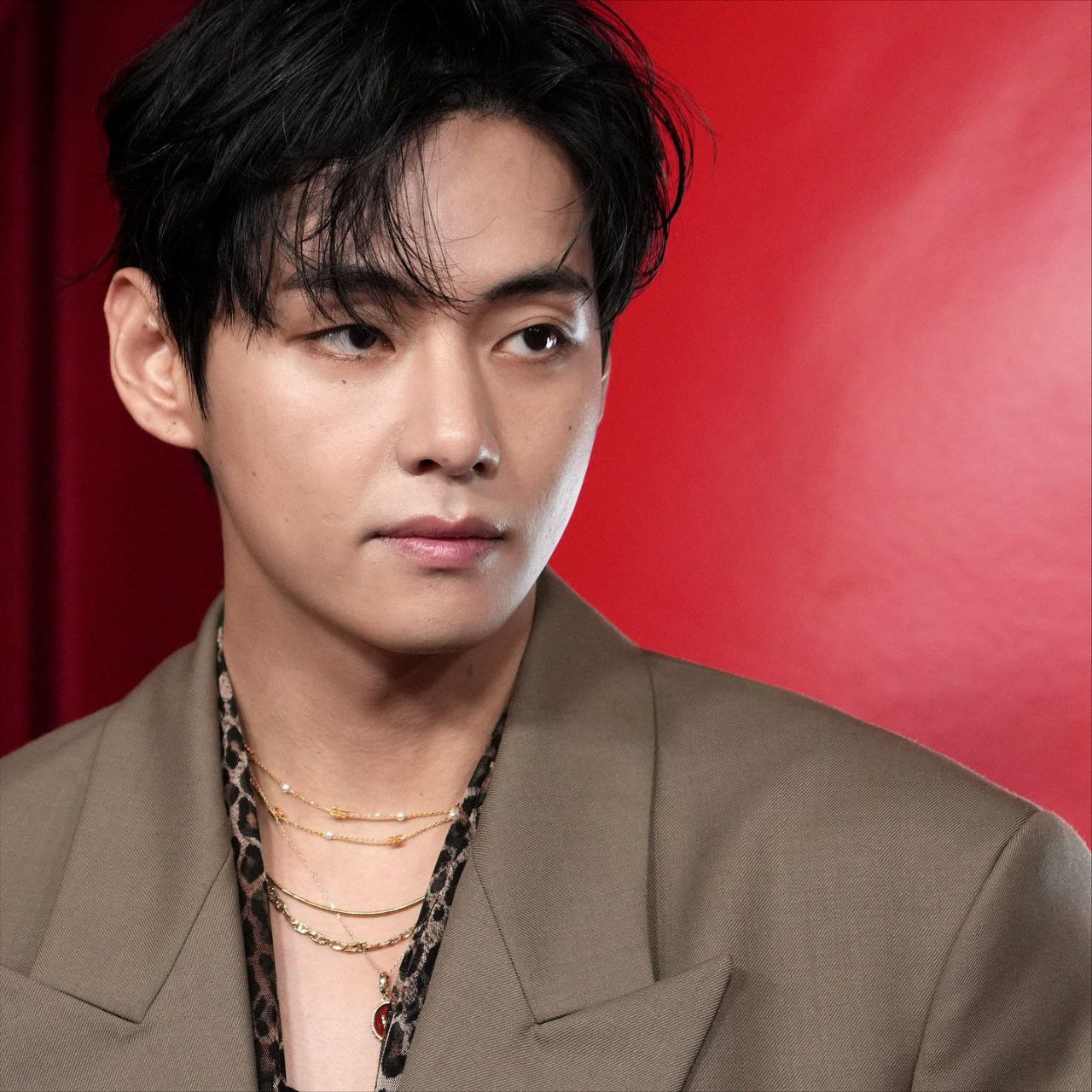 Foto aktivitas terbaru V (BTS)