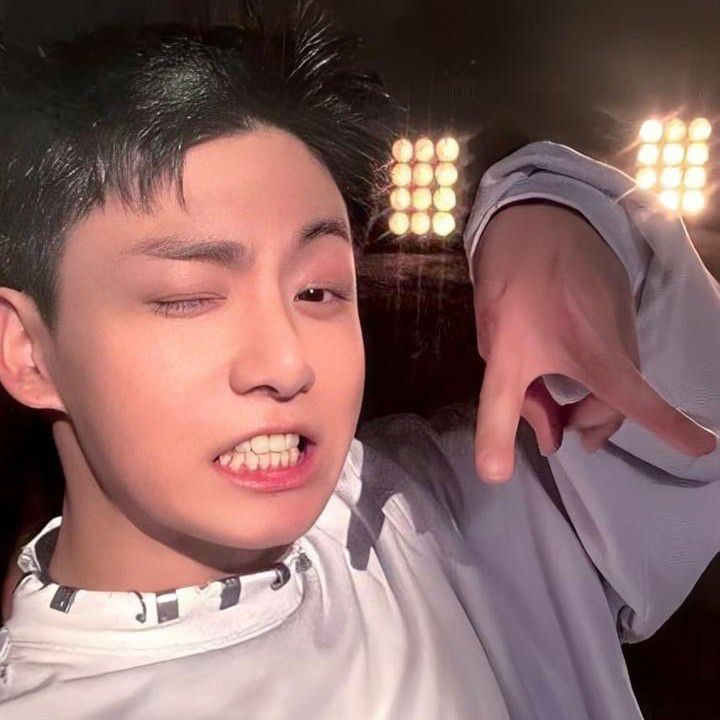 Momen yang diabadikan oleh penggemar Jungkook (BTS)