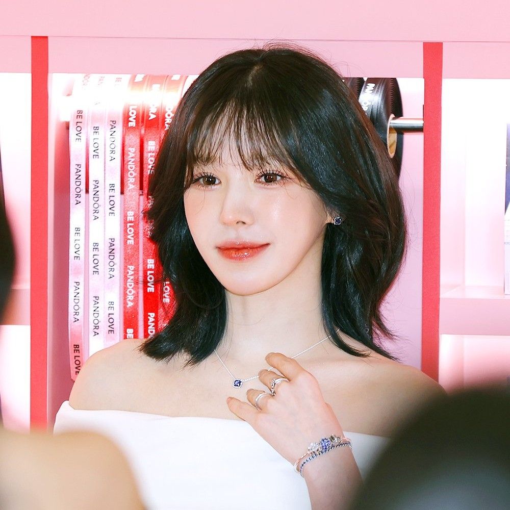 Latest photo of Wendy (Red Velvet)