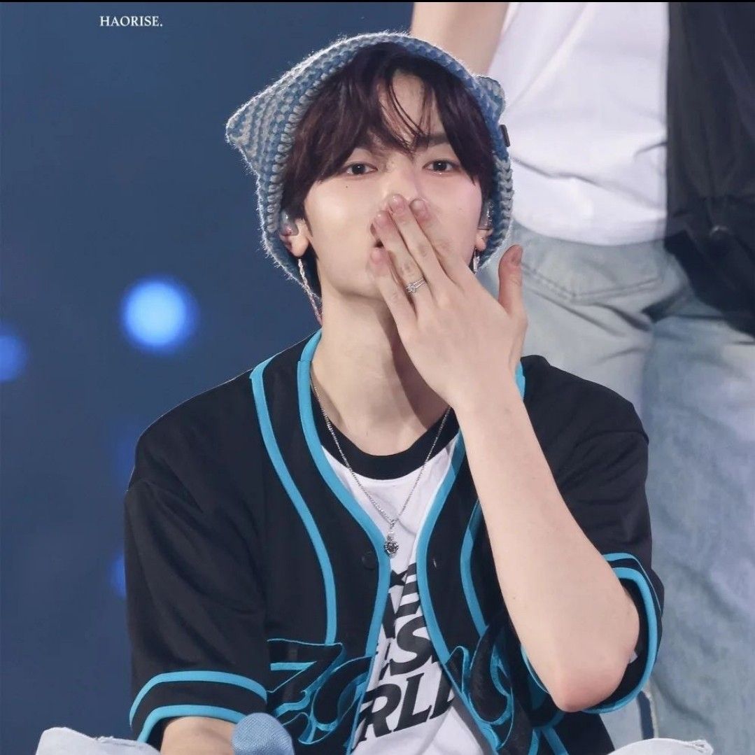 章昊 (ZEROBASEONE)的最新活动照片