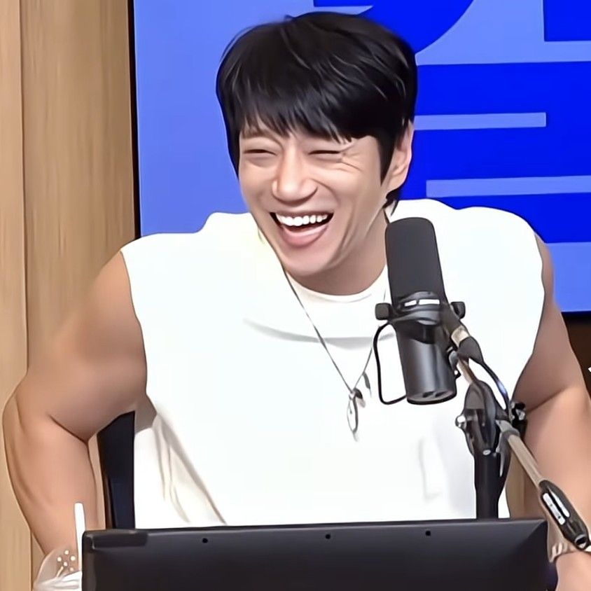 Latest photo of Hwang Chiyeol