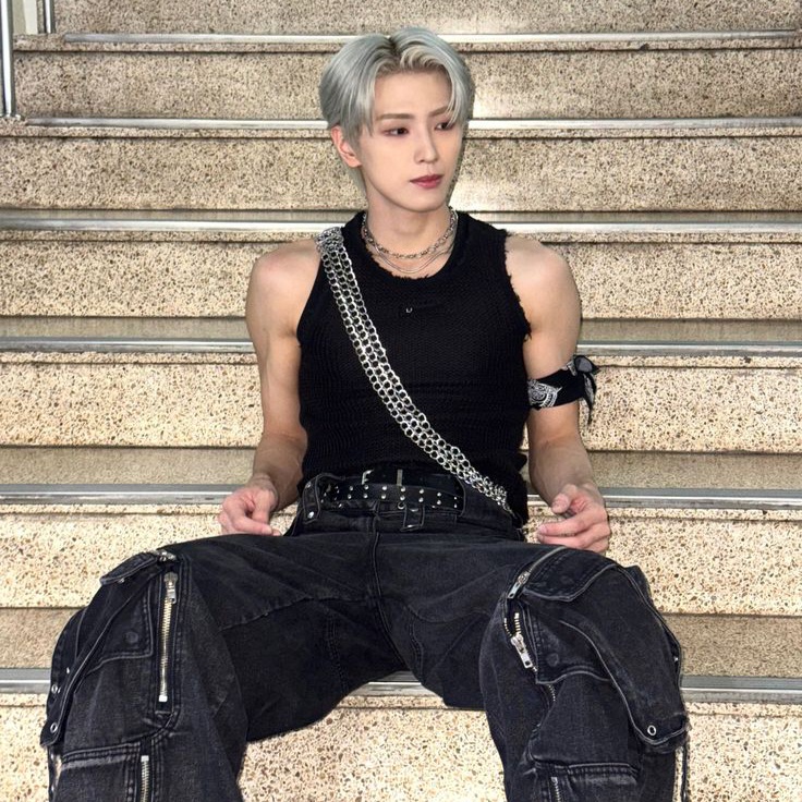 Behind-the-scenes cut of Yonghee (CIX)