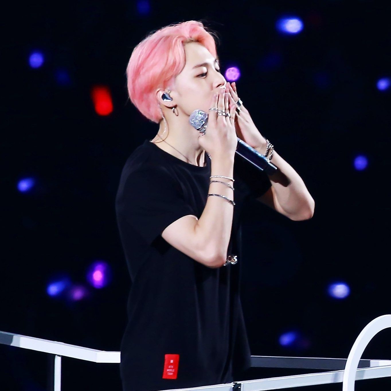 A moment captured by Jimin (BTS)'s fan