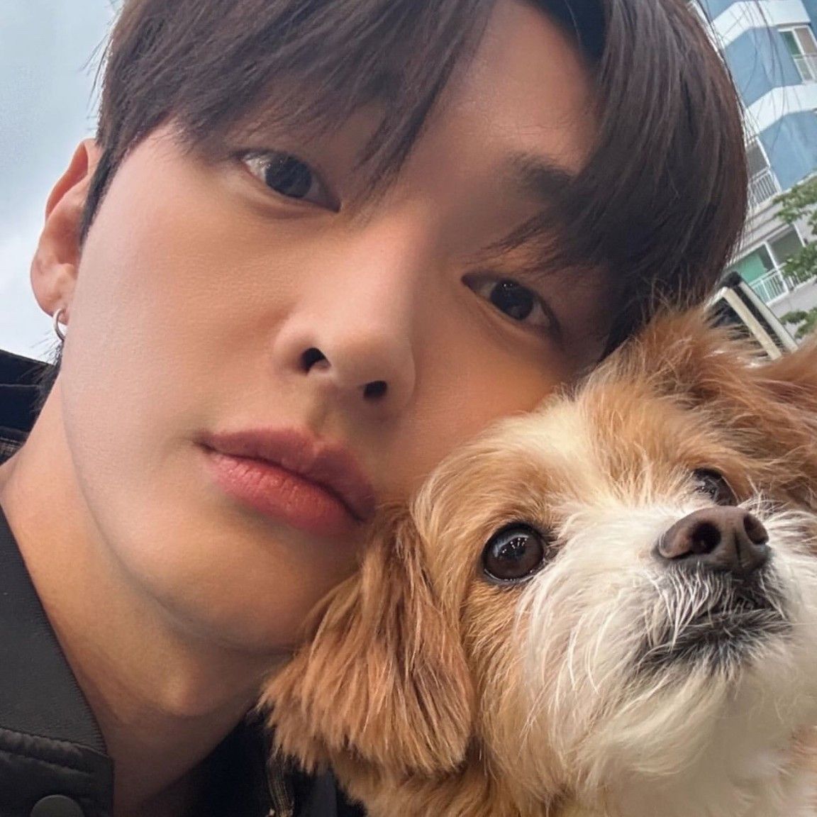 Behind-the-scenes cut of Yoon Jisung