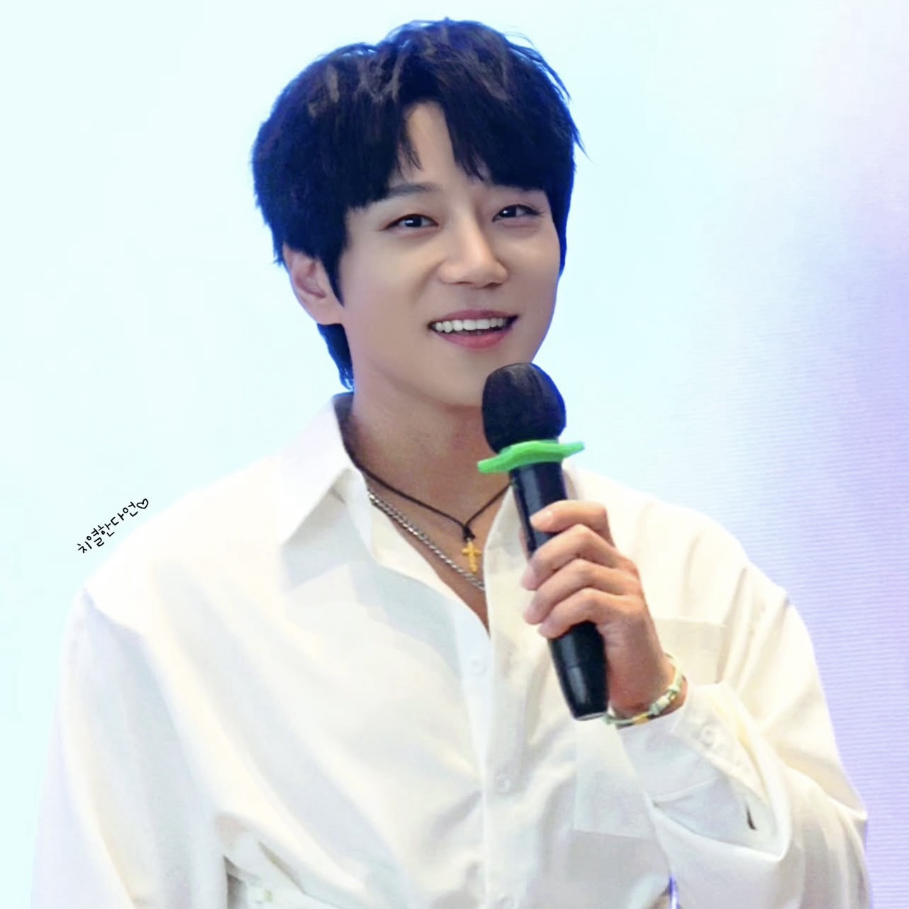 A moment captured by Hwang Chiyeol's fan