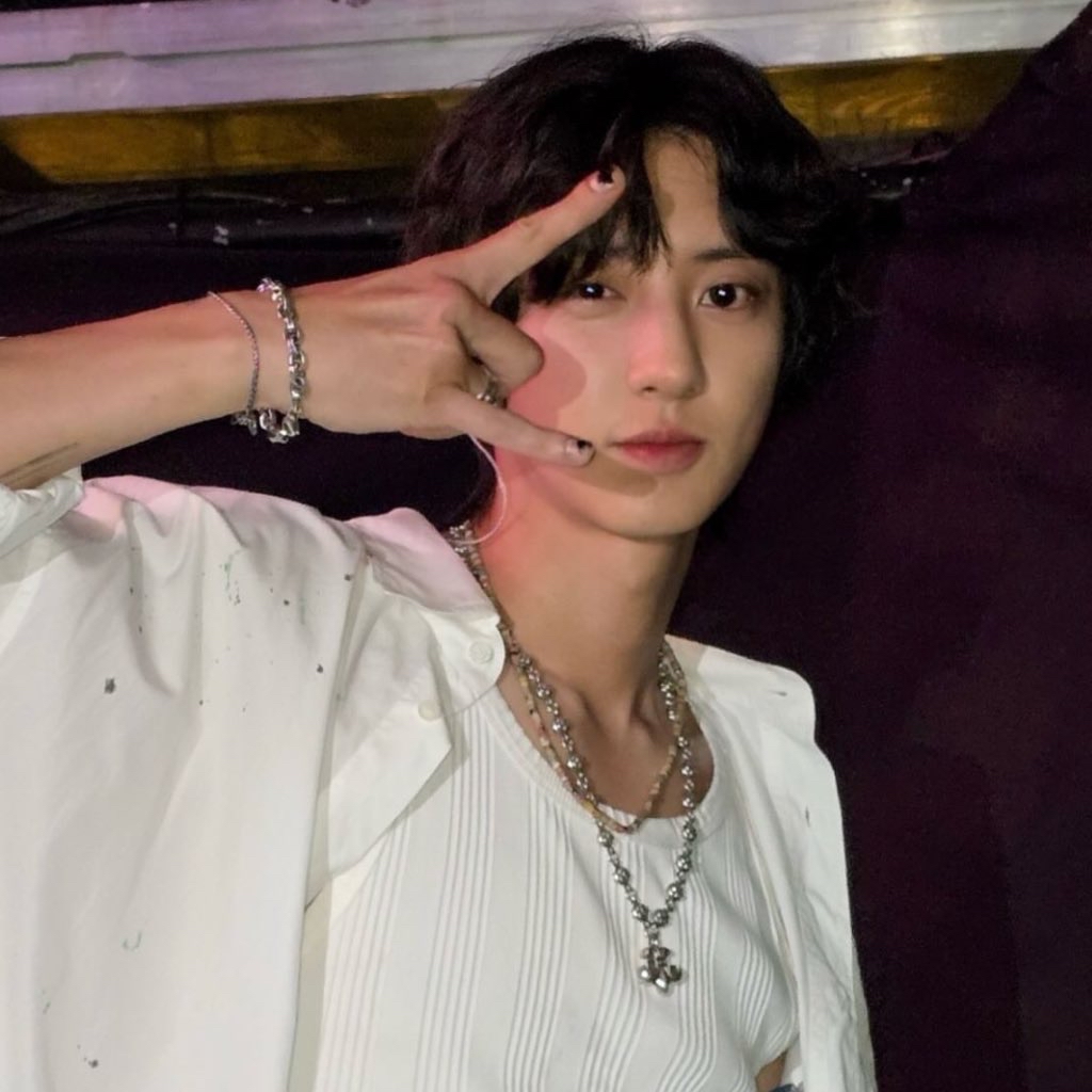 Recent activity shot of Chanyeol (EXO)