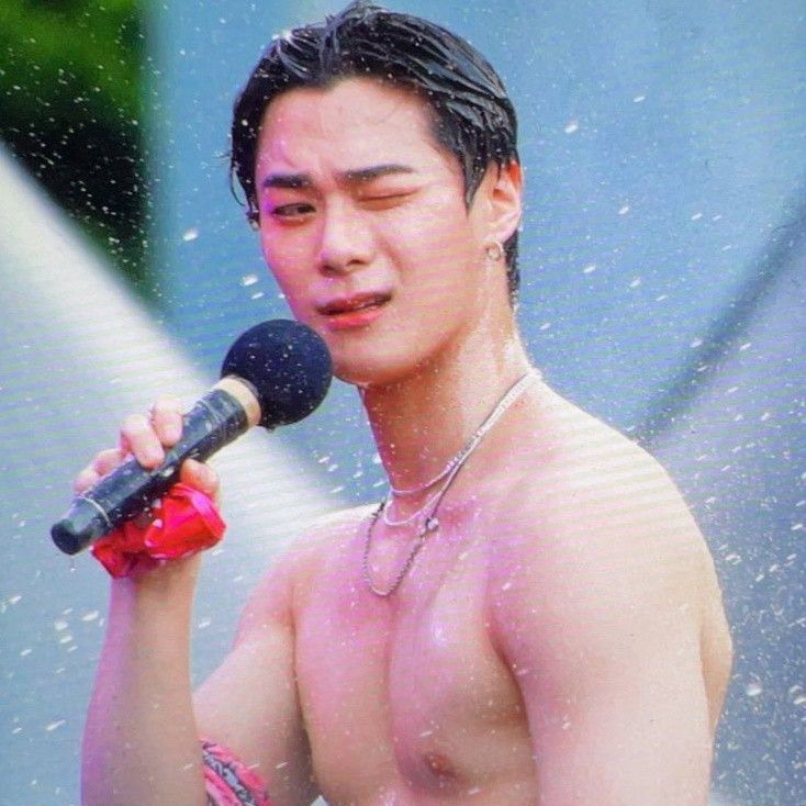 Latest photo of Moonbin (ASTRO)