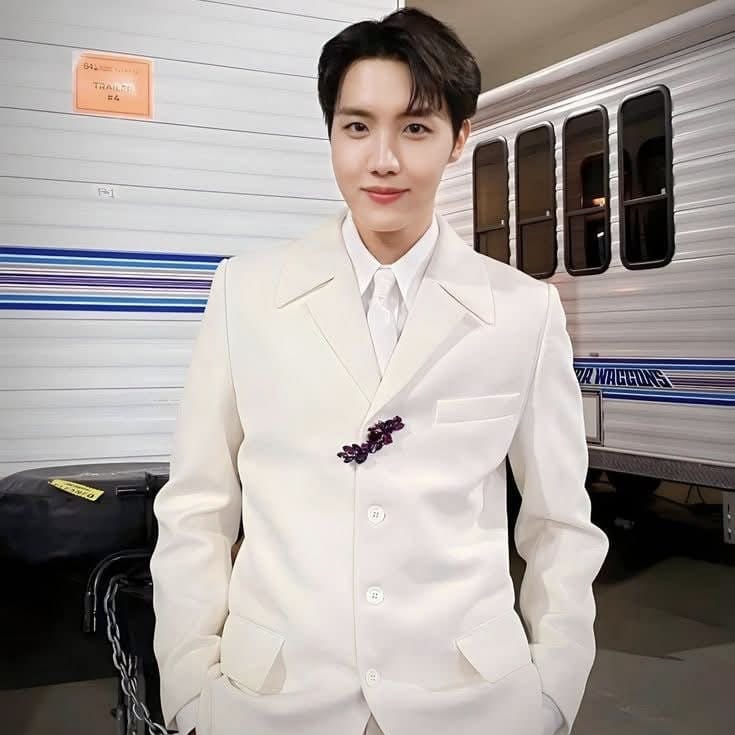 제이홉 (방탄소년단) 최근 활동샷