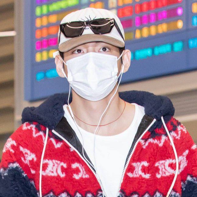 V (BTS)の最新写真