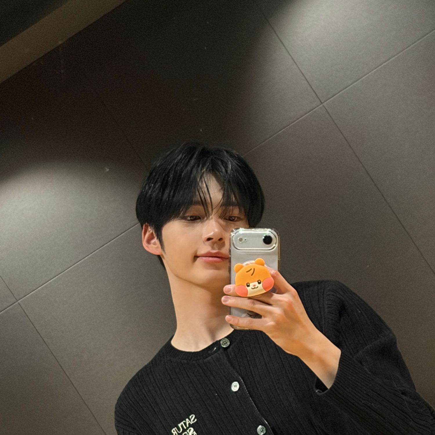 Postingan bintang K-pop yang paling disorot saat ini