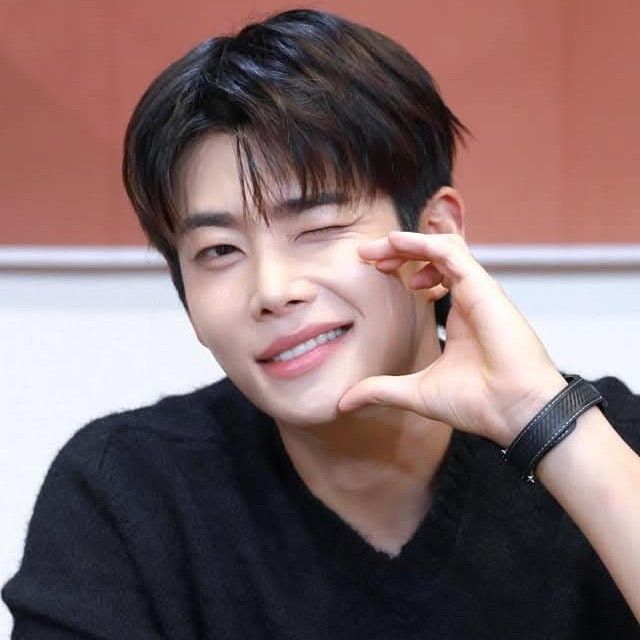 Behind-the-scenes cut of MJ (ASTRO)