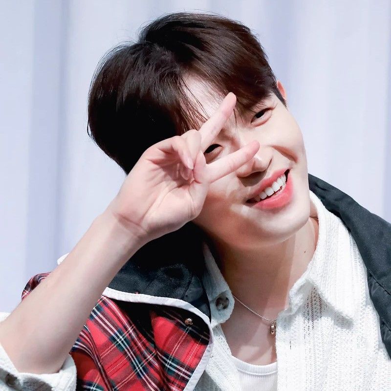 A moment captured by Kim Jaehwan's fan
