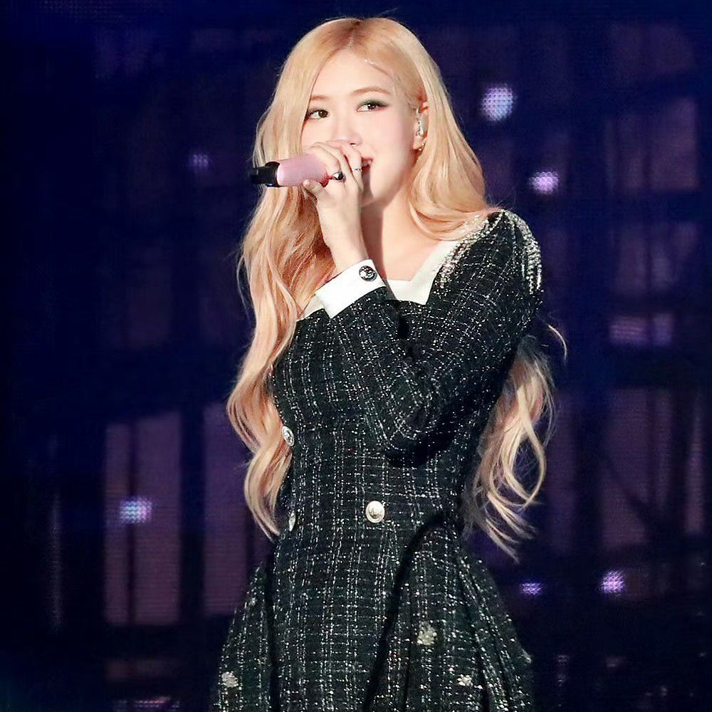 Recent activity shot of ROSÉ (BLACKPINK)