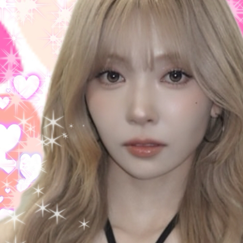 Latest photo of Mayuka (NiziU)