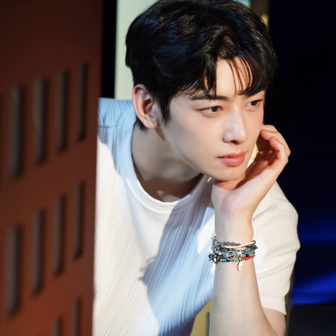 Latest photo of Eunwoo (ASTRO)