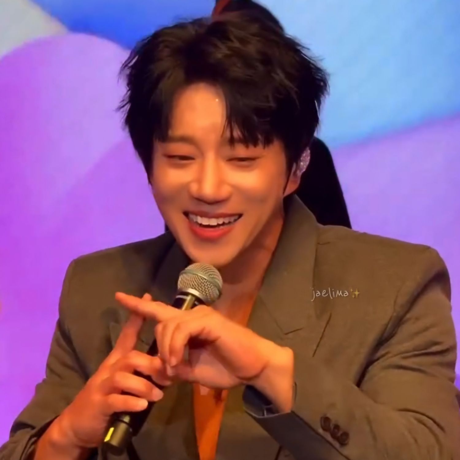 Behind-the-scenes cut of Hwang Chiyeol