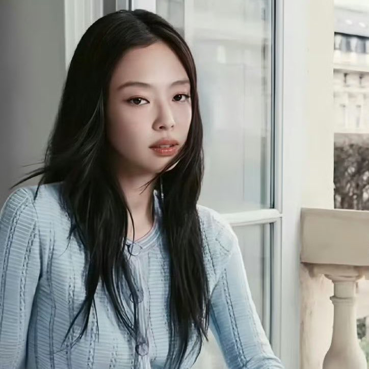 Jennie (BLACKPINK)粉丝拍下的瞬间