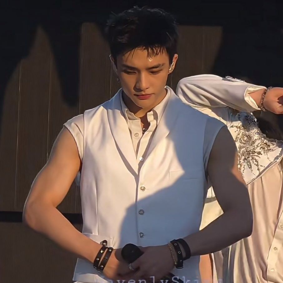 Latest photo of Hyunjin (Stray Kids)