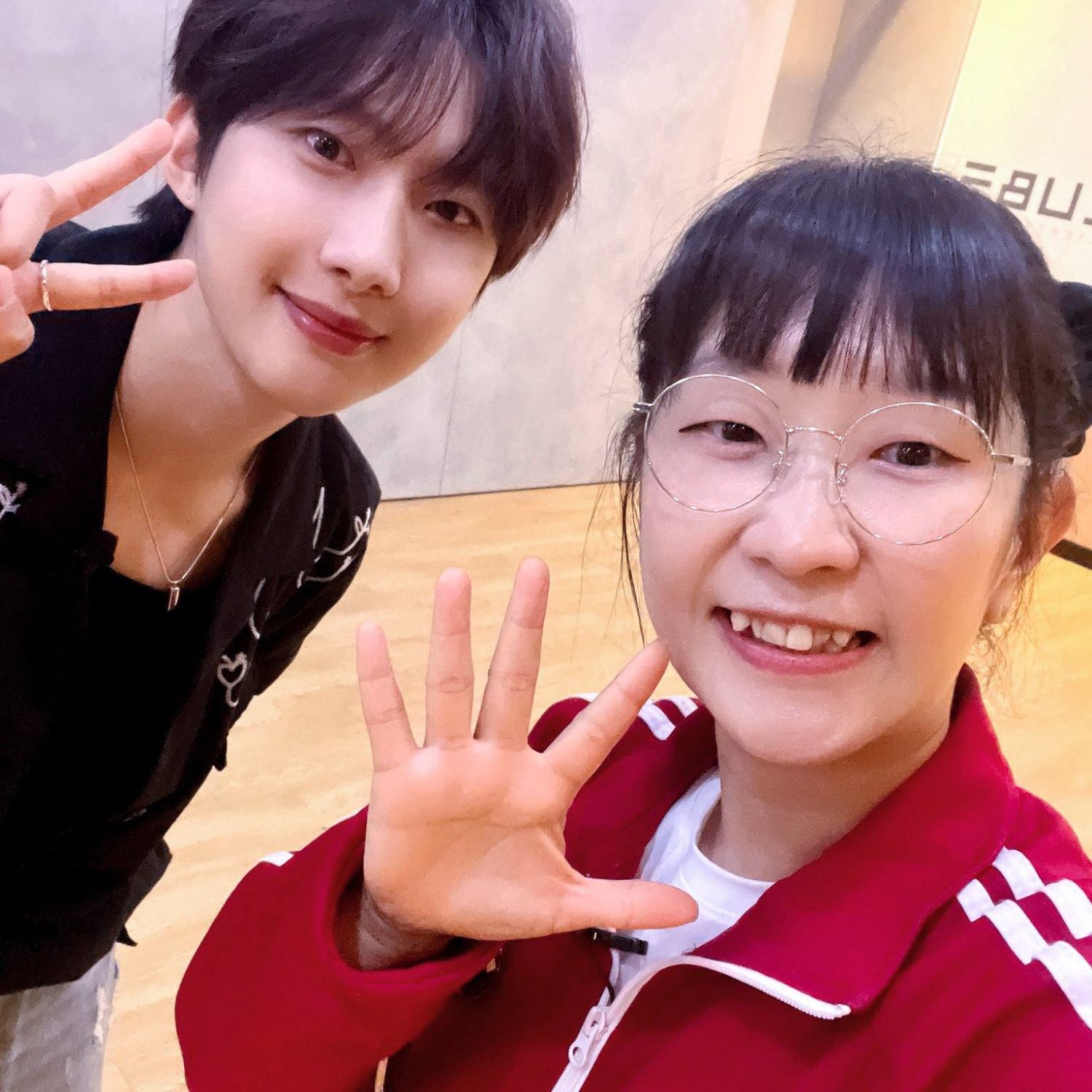A moment captured by Hui (PENTAGON)'s fan