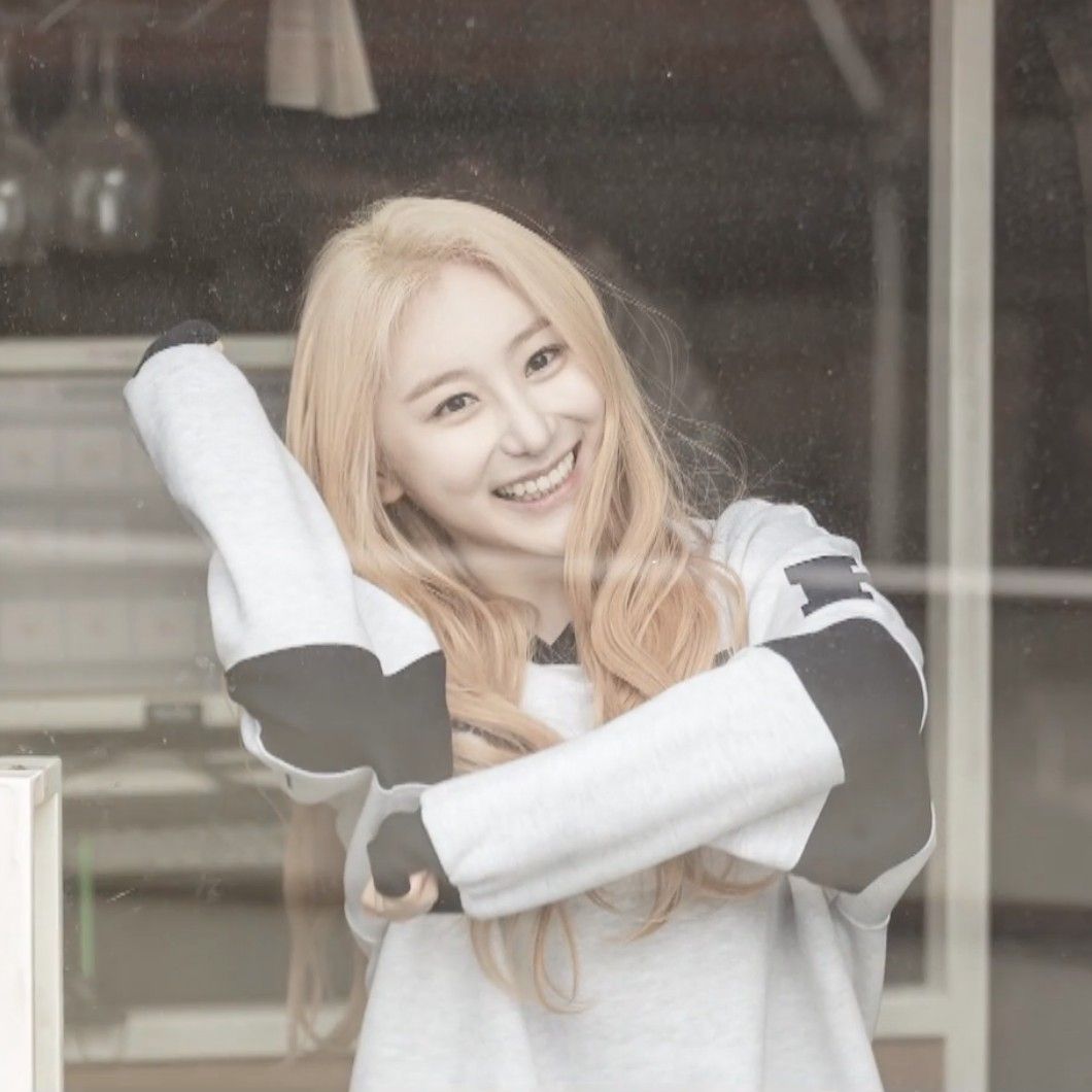 Recent activity shot of Lee Chaeyeon