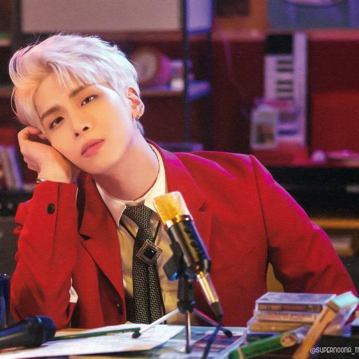 A moment captured by Jonghyun (SHINee)'s fan