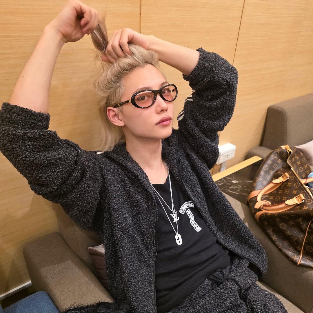 Latest photo of Felix (Stray Kids)