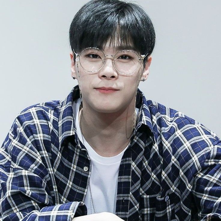 A moment captured by Moonbin (ASTRO)'s fan