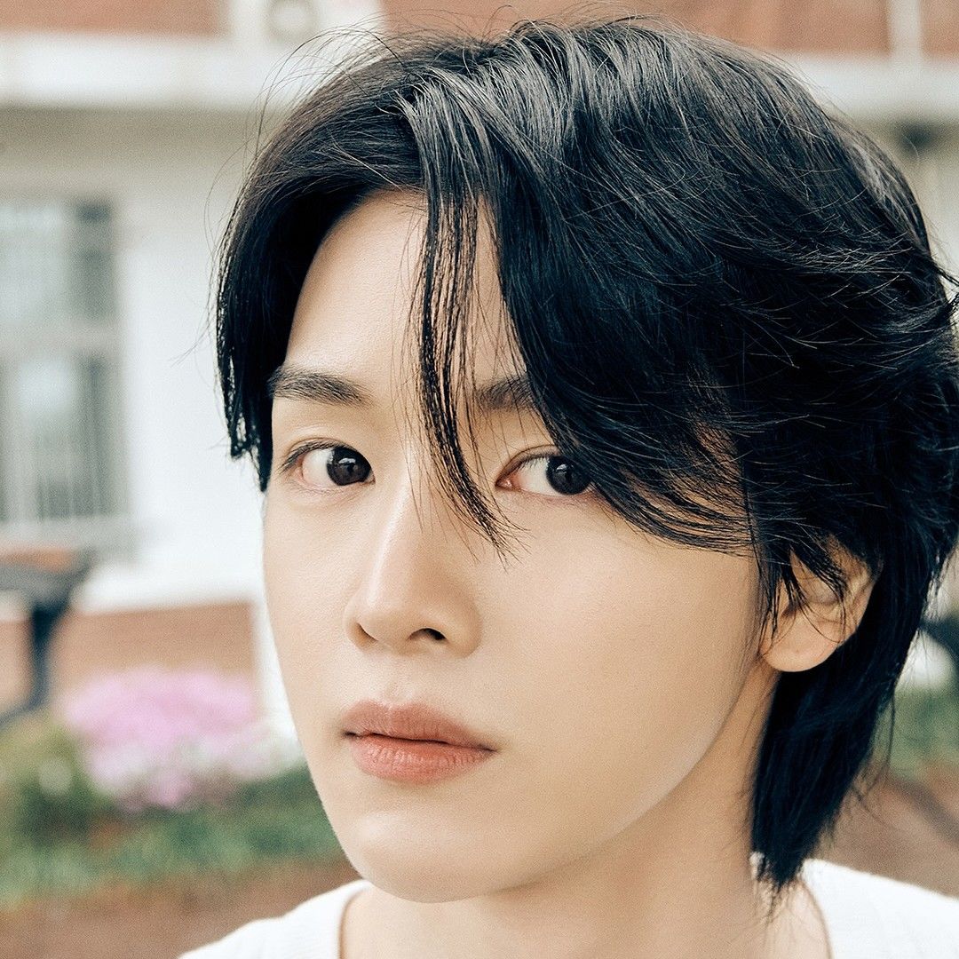 Latest photo of Sungchan (RIIZE)