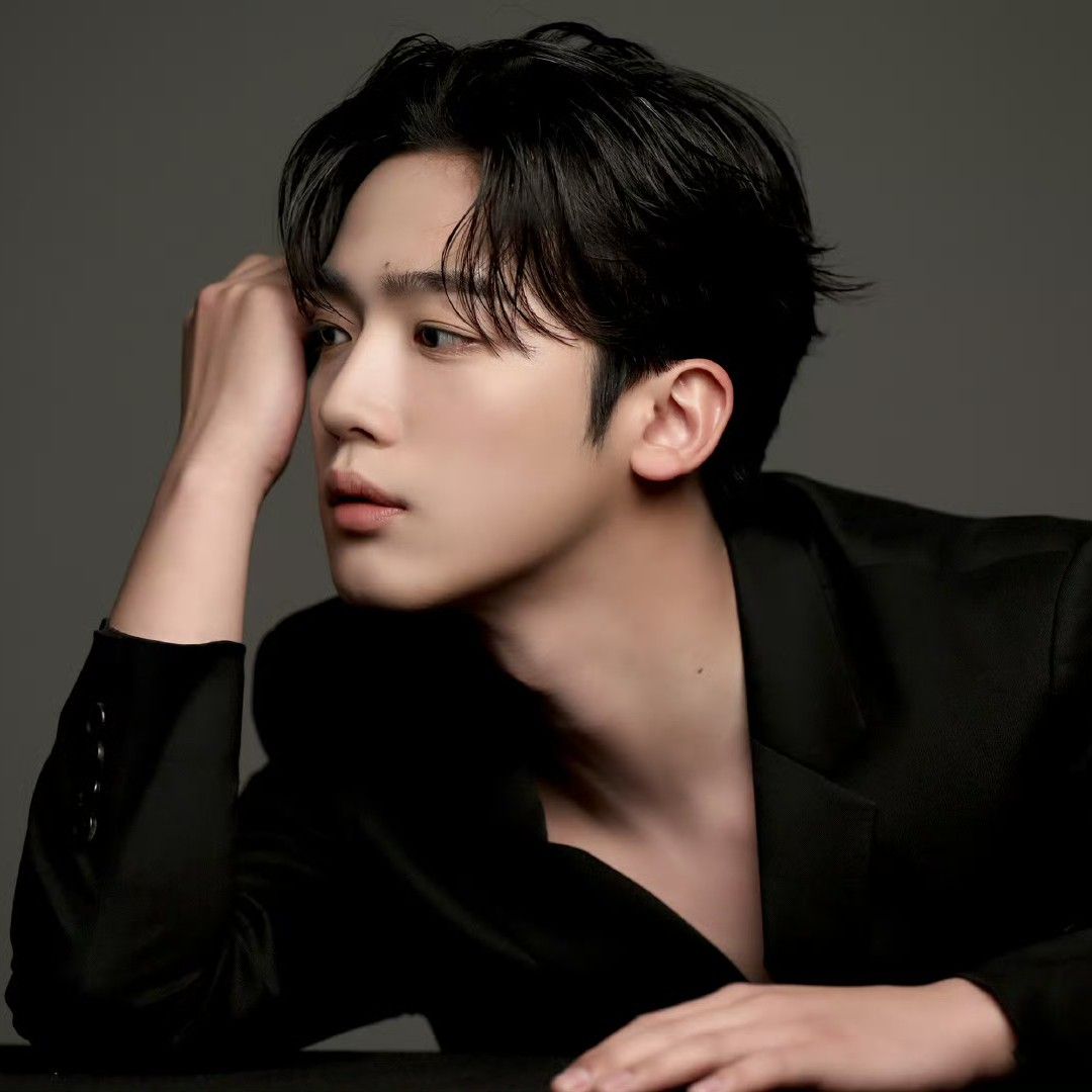 Latest photo of Kim Yohan (WEi)