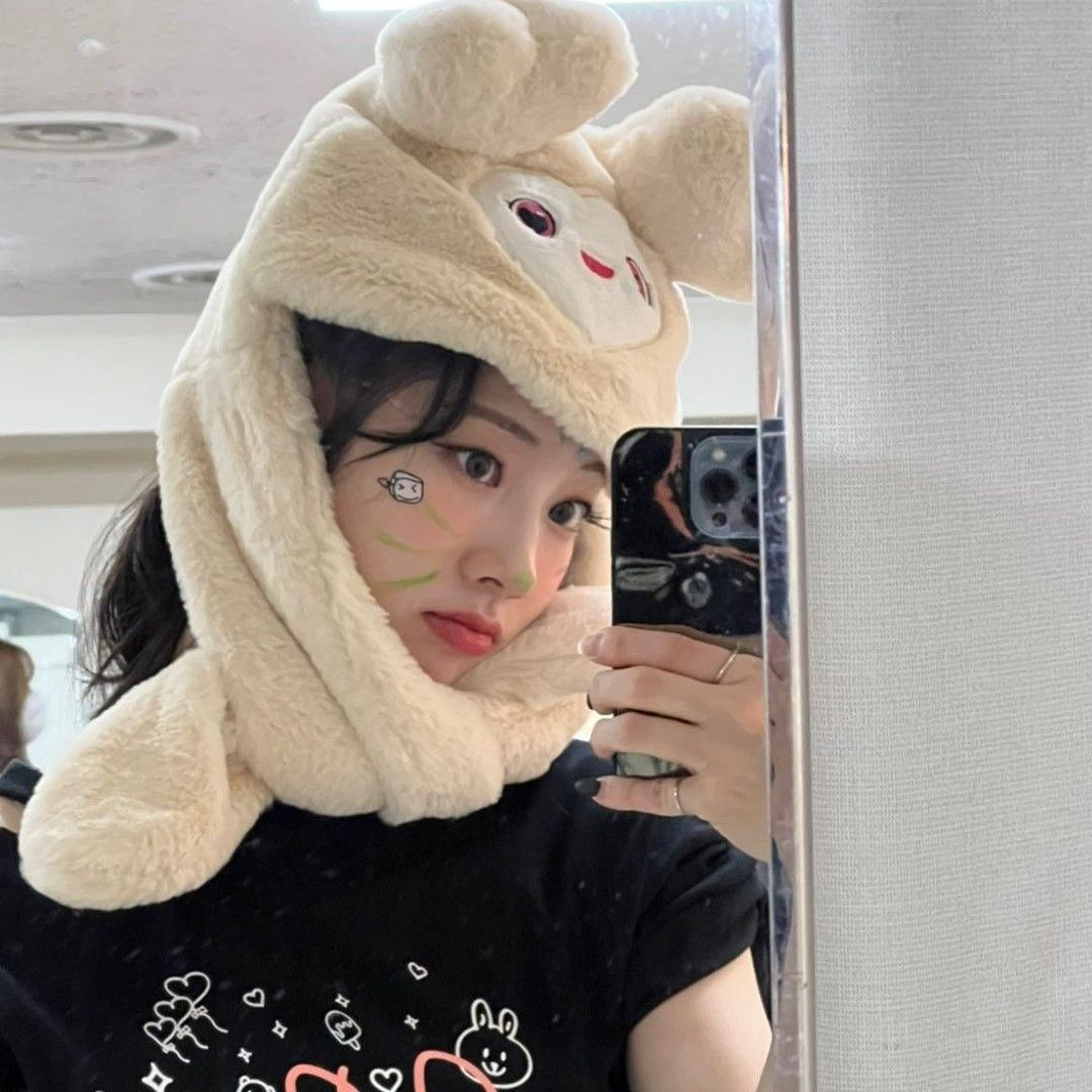 Foto aktivitas terbaru Dahyun (TWICE)