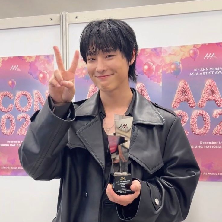 Latest photo of WOODZ