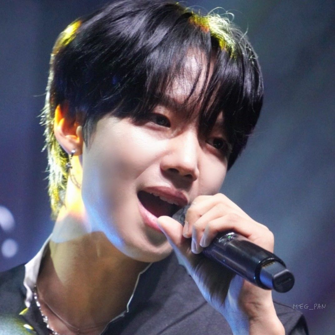 Behind-the-scenes cut of Lim Youngmin