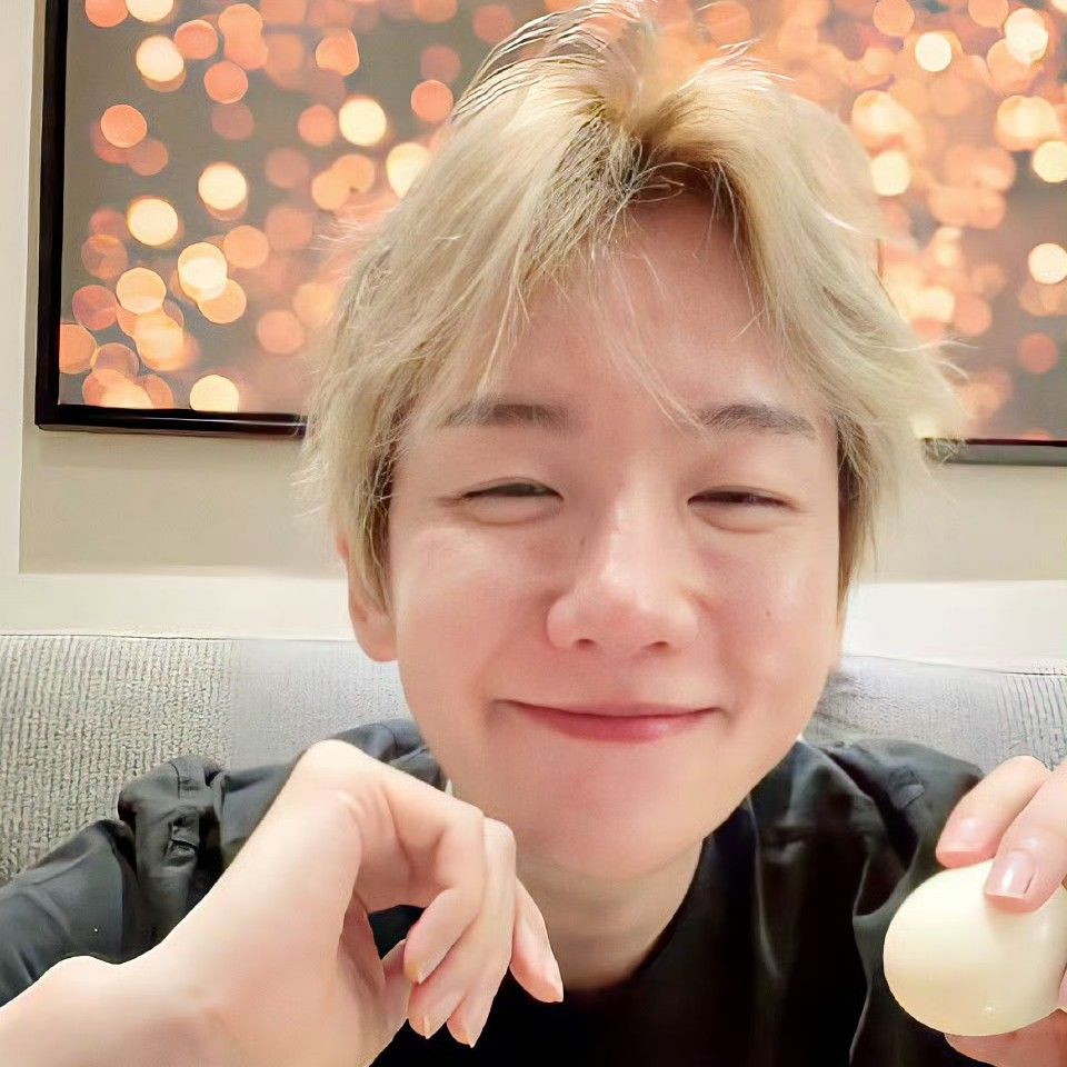 백현 (EXO) 최근 활동샷