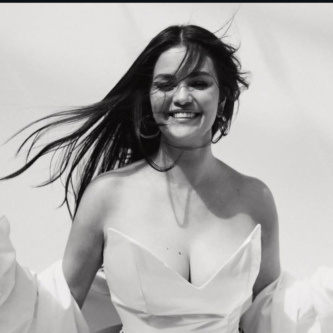Behind-the-scenes cut of Selena Gomez