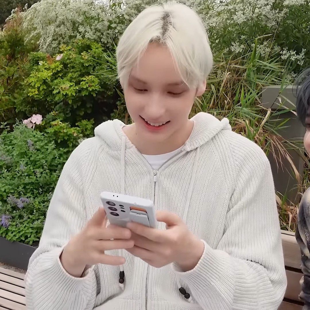 Foto terbaru HueningKai (TOMORROW X TOGETHER)