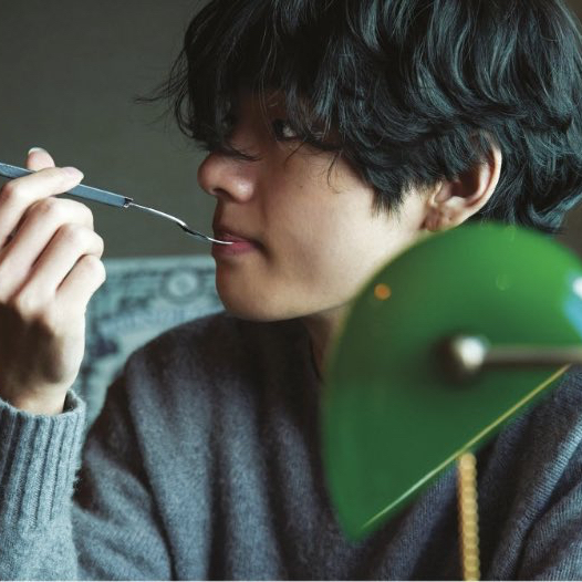 뷔 (방탄소년단)의 비하인드 컷