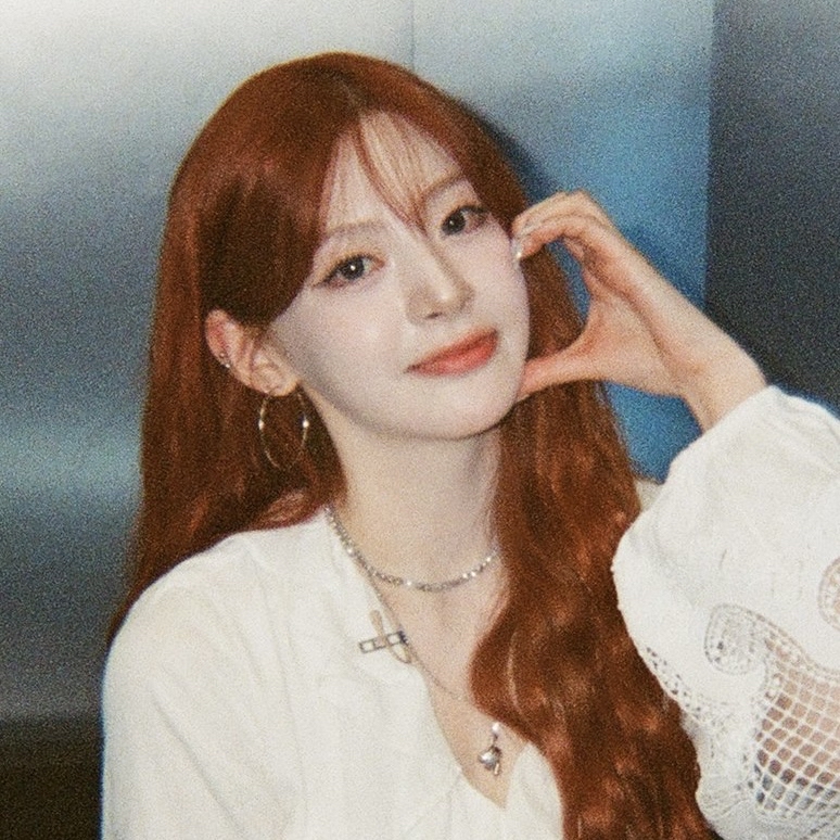 Latest photo of Seeun (STAYC)